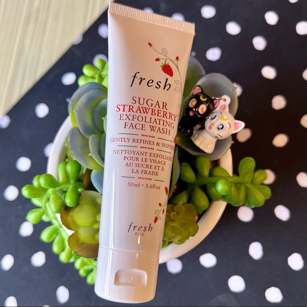 3/$20- 🍓 Strawberry Exfoliating Face Wash
